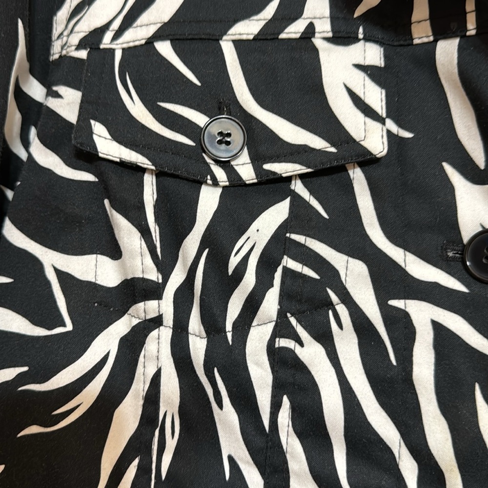 Striking jacket! Size medium by Harve Bernard - Picture 2 of 5